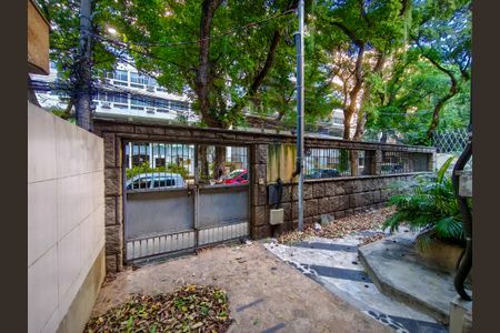 Casa para alugar com 506m², 10 quartos e 4 vagasFachada