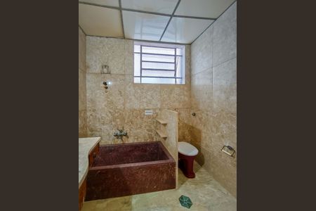 Casa para alugar com 506m², 10 quartos e 4 vagasBanheiro 2