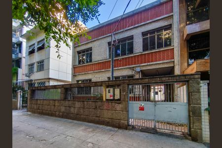 Casa para alugar com 506m², 10 quartos e 4 vagasFachada