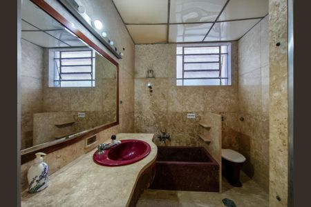 Casa para alugar com 506m², 10 quartos e 4 vagasBanheiro 2