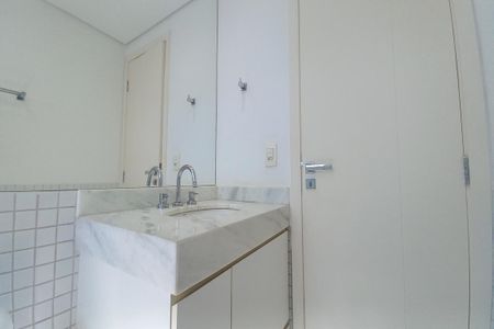Apartamento para alugar com 110m², 2 quartos e 2 vagas Apartamento para alugar com 110m², 2 quartos e 2 vagasBanheiro da Suíte 1