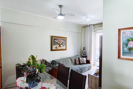 Apartamento à venda com 65m², 2 quartos e 1 vagaSala