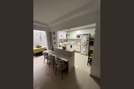 Casa à venda com 133m², 3 quartos e 2 vagas