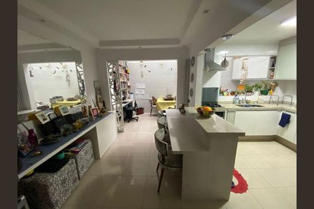 Casa à venda com 133m², 3 quartos e 2 vagas