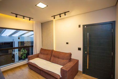 Casa à venda com 155m², 2 quartos e 2 vagasSala