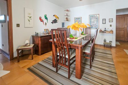 Apartamento para alugar com 139m², 3 quartos e 1 vaga Apartamento para alugar com 139m², 3 quartos e 1 vagaSala