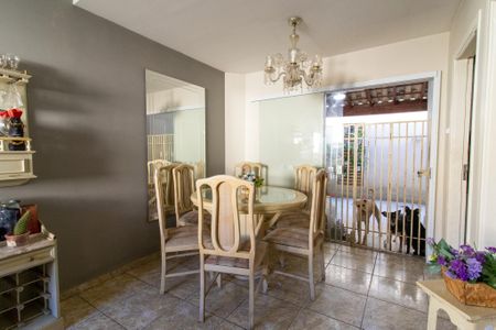 Casa de condomínio à venda com 90m², 3 quartos e 3 vagasSala