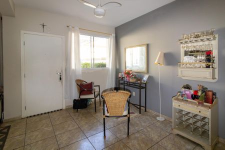 Casa de condomínio à venda com 90m², 3 quartos e 3 vagasSala