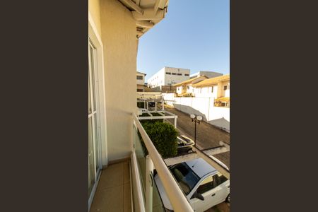 Casa de condomínio à venda com 90m², 3 quartos e 3 vagasVista Suíte 