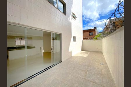 Apartamento à venda com 65m², 2 quartos e 2 vagasVaranda da Sala