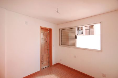 Apartamento à venda com 65m², 2 quartos e 2 vagasSuíte 2