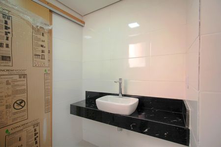 Apartamento à venda com 65m², 2 quartos e 2 vagasBanheiro da Suíte 1