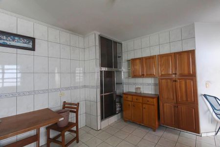 Casa à venda com 170m², 3 quartos e 2 vagas Casa à venda com 170m², 3 quartos e 2 vagasCozinha