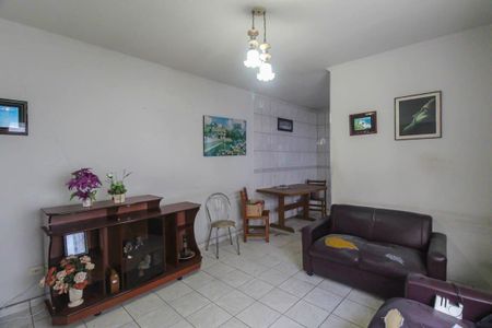Casa à venda com 170m², 3 quartos e 2 vagas Casa à venda com 170m², 3 quartos e 2 vagasSala