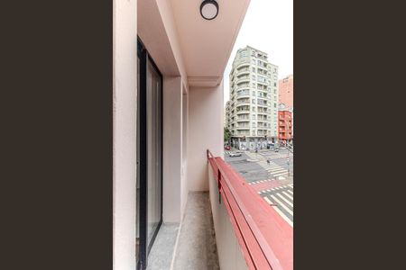 Studio à venda com 33m², 1 quarto e sem vaga Studio à venda com 33m², 1 quarto e sem vagaVaranda Studio