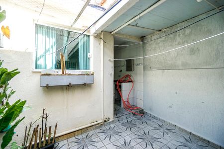 Casa à venda com 150m², 2 quartos e 1 vagaQuintal