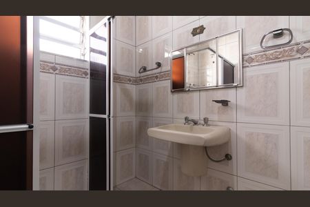 Casa à venda com 100m², 3 quartos e 2 vagasBanheiro 1