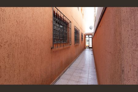 Casa à venda com 100m², 3 quartos e 2 vagasCorredor