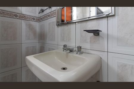 Casa à venda com 100m², 3 quartos e 2 vagasBanheiro 1