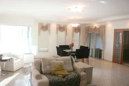 Casa para alugar com 423m², 3 quartos e 6 vagasSala