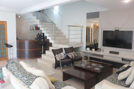 Casa para alugar com 423m², 3 quartos e 6 vagasSala