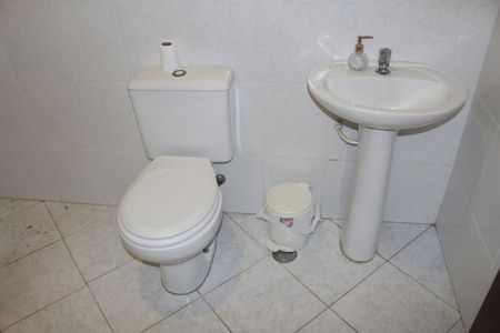 Casa para alugar com 423m², 3 quartos e 6 vagasBanheiro 1