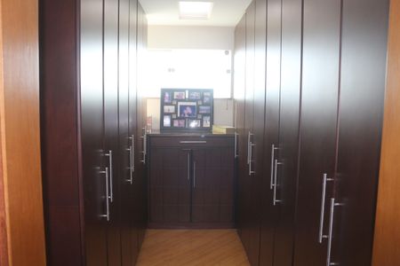 Casa para alugar com 423m², 3 quartos e 6 vagasCloset da suíte 1