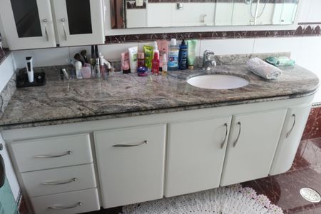 Casa para alugar com 423m², 3 quartos e 6 vagasBanheiro da Suíte 1