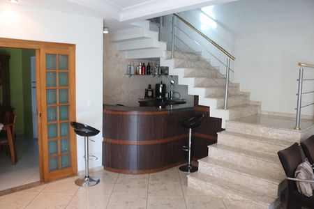 Casa para alugar com 423m², 3 quartos e 6 vagasSala