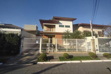 Casa para alugar com 423m², 3 quartos e 6 vagasFachada