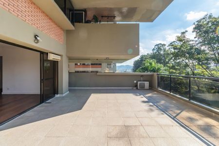 Apartamento para alugar com 278m², 4 quartos e 3 vagas Apartamento para alugar com 278m², 4 quartos e 3 vagasVaranda