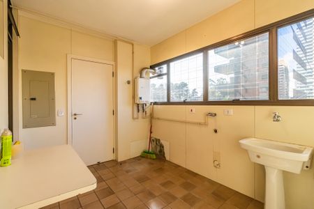 Apartamento para alugar com 278m², 4 quartos e 3 vagas Apartamento para alugar com 278m², 4 quartos e 3 vagasÁrea de Serviço