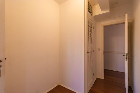 Apartamento para alugar com 278m², 4 quartos e 3 vagas Apartamento para alugar com 278m², 4 quartos e 3 vagasEscritório