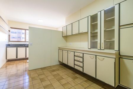Apartamento para alugar com 278m², 4 quartos e 3 vagas Apartamento para alugar com 278m², 4 quartos e 3 vagasCozinha