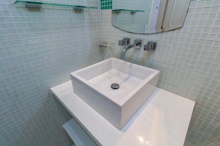 Apartamento para alugar com 278m², 4 quartos e 3 vagas Apartamento para alugar com 278m², 4 quartos e 3 vagasBanheiro da Suíte 2