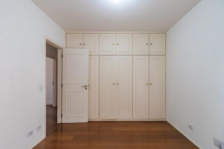 Apartamento para alugar com 278m², 4 quartos e 3 vagas Apartamento para alugar com 278m², 4 quartos e 3 vagasQuarto 2