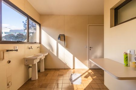 Apartamento para alugar com 278m², 4 quartos e 3 vagas Apartamento para alugar com 278m², 4 quartos e 3 vagasÁrea de Serviço