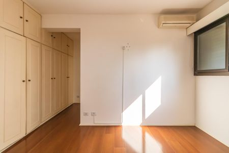 Apartamento para alugar com 278m², 4 quartos e 3 vagas Apartamento para alugar com 278m², 4 quartos e 3 vagasSuíte 1