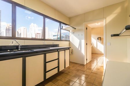 Apartamento para alugar com 278m², 4 quartos e 3 vagas Apartamento para alugar com 278m², 4 quartos e 3 vagasCozinha