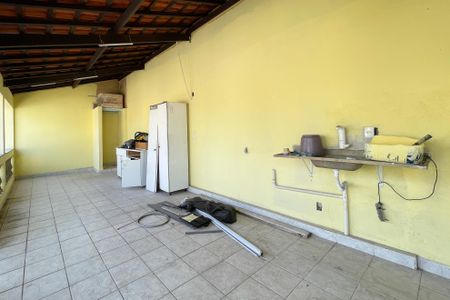 Casa à venda com 300m², 4 quartos e 4 vagasVaranda