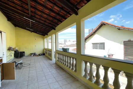 Casa à venda com 300m², 4 quartos e 4 vagasVaranda