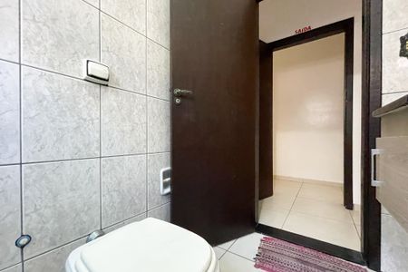 Casa à venda com 300m², 4 quartos e 4 vagasBanheiro - Suíte 1