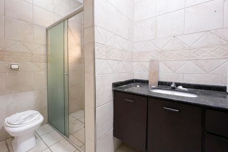 Casa à venda com 300m², 4 quartos e 4 vagasBanheiro - Suíte