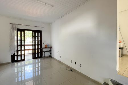 Casa à venda com 300m², 4 quartos e 4 vagasÁrea de TV