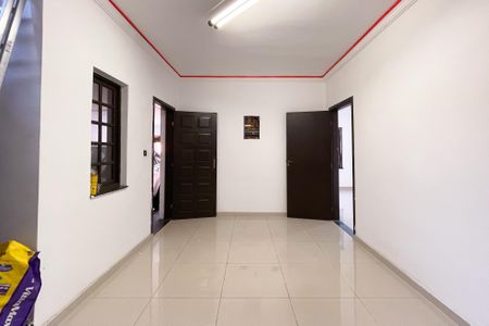 Casa à venda com 300m², 4 quartos e 4 vagasHall