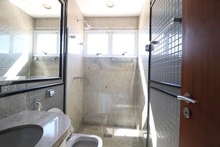 Casa para alugar com 404m², 5 quartos e 2 vagasBanheiro do Quarto 1