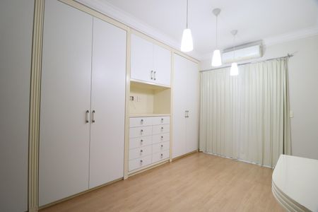 Casa para alugar com 404m², 5 quartos e 2 vagasQuarto 4 - Suíte