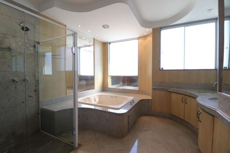 Casa para alugar com 404m², 5 quartos e 2 vagasBanheiro do Quarto 3