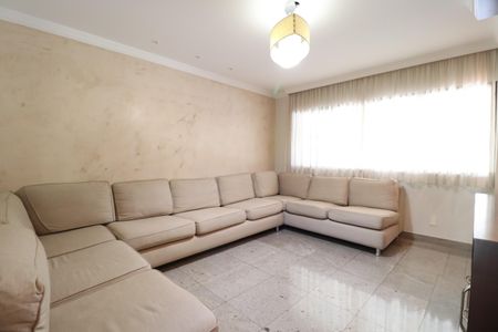 Casa para alugar com 404m², 5 quartos e 2 vagasSala de TV