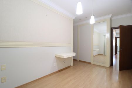 Casa para alugar com 404m², 5 quartos e 2 vagasQuarto 4 - Suíte